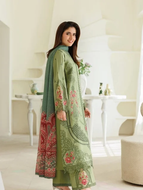 Mohagni | Green Lawn Straight Cut Kurta Set