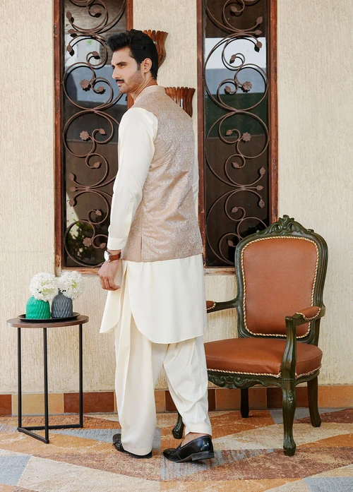 Muraqsh Peach Pink Waistcoat | Elegant Banarasi Jamawar - Image 3